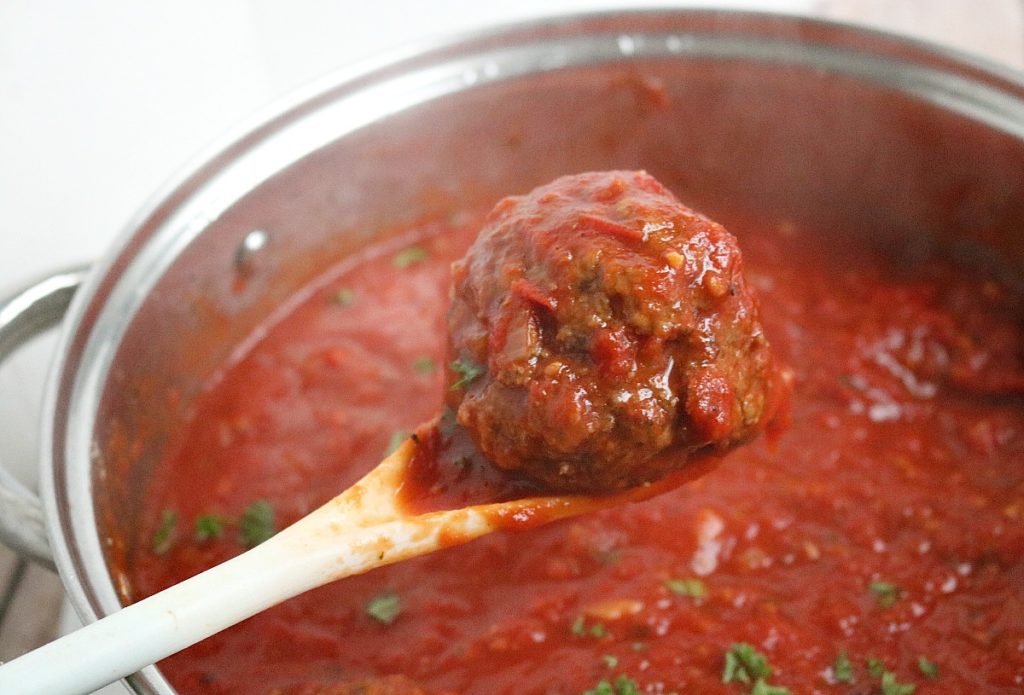 traditional italian meatballs and sauce